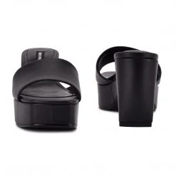 Nine West Y2K Revival Oklee Platform Slide Sandals