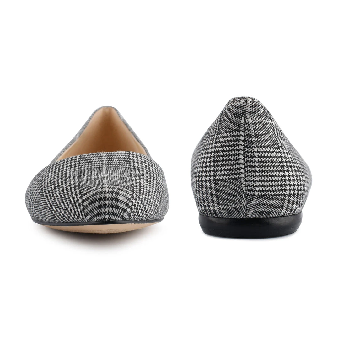 Nine West Speakup Almond Toe Flats 6 Nine West Speakup Almond Toe Flats